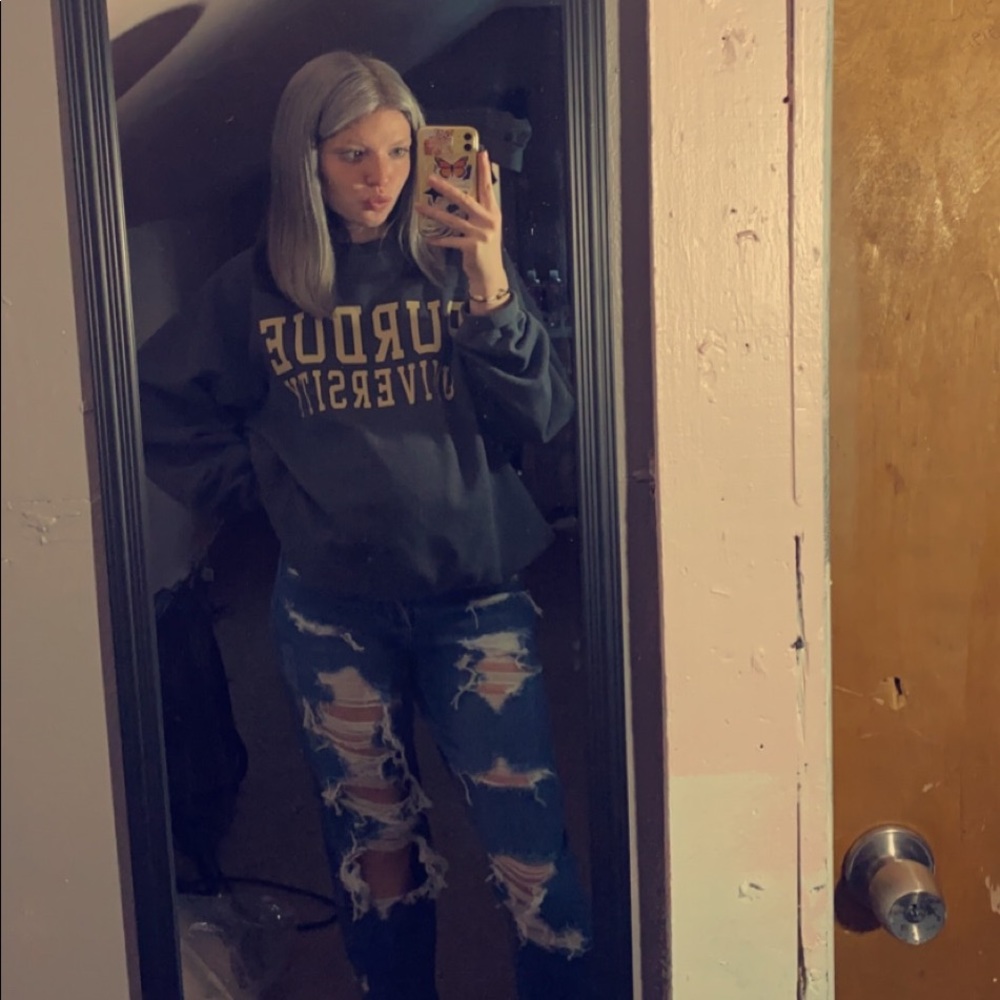 Meet your Posher, Hallie